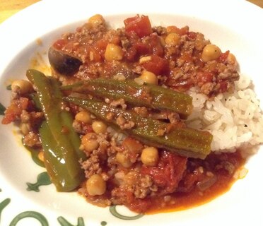 30分で！オクラと豚ひき肉のトマト煮込み